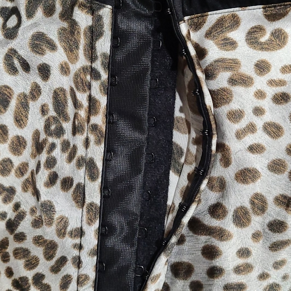 Guess by Marciano satin feel bustier top - Picture 4 of 4